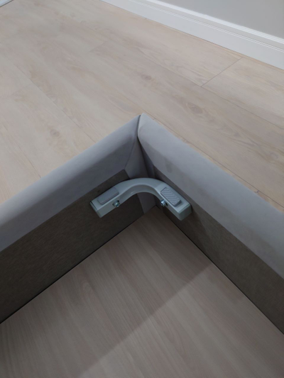 Современная дизайнерская кровать Тринити, мягкое высокое изголовье, прямая стежка, фанера, усиленная металлом, с подъемным механизмом и бельевым ящиком