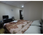 Комфортабельный одноместный номер Single room  с одной большой кроватью и собственной ванной комнатой с душем. Количество - 1 номер.