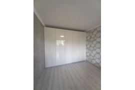 шкафы распашные