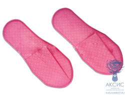 Тапочки с закрытым мысом спанбонд/пенополиэтилен, тисненый розовый 1 пара