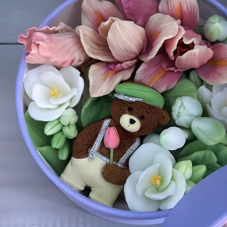 МИШКА С ТЮЛЬПАНОМ