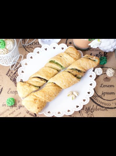 Косичка с Фисташковым кремом и шоколадом  (110 гр)