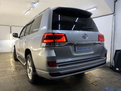 Рестайлинг Toyota Land Cruiser 200 Executive Lounge из 2007-2015 в 2020