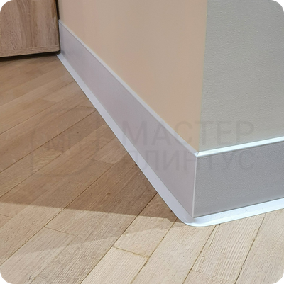 Плинтус ХДФ Dollken S100 100мм Х 2,575 м 1013/5012 Белый в интерьере 2