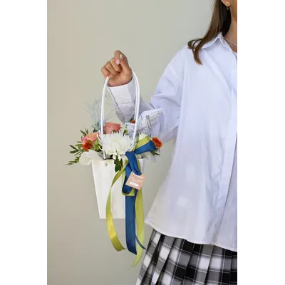 Цветочная композиция учителю / воспитателю № 853