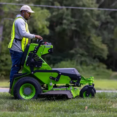 Райдер садовый аккумуляторный Greenworks ZTCS92 82V с АКБ 8 кВтч