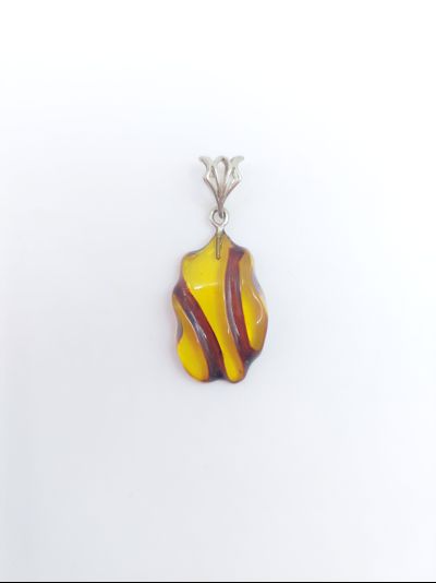 Кулон из прозрачного янтаря 08872