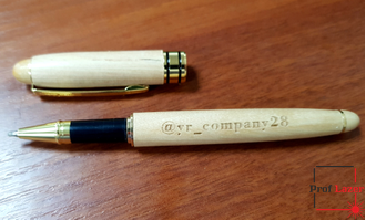Деревянная ручка в футляре с гравировкой "Юридическая компания"
