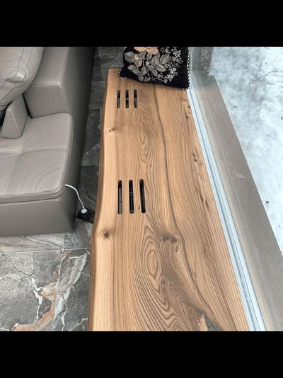 подоконники из массива дерева с природным краем