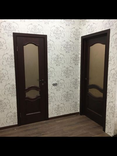 ЛАЙНДОР (УЛЬЯНОВСК)/ МОДЕЛЬ АМЕЛИЯ/ ПОЛОТНО ОСТЕКЛЕННОЕ/ НАТУРАЛЬНЫЙ ШПОН САПЕЛИ (САПЕЛЕ)/ ТОН 10 (КРАСНОЕ ДЕРЕВО)