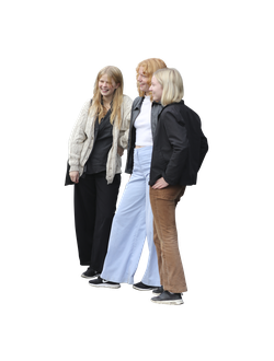 Люди в летней одежде и с зонтами