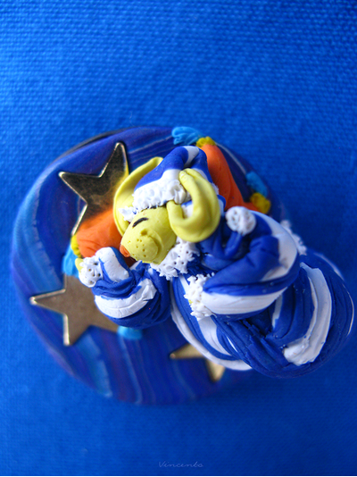 Фэнтези-брошь "Кролик Соня" со звёздами