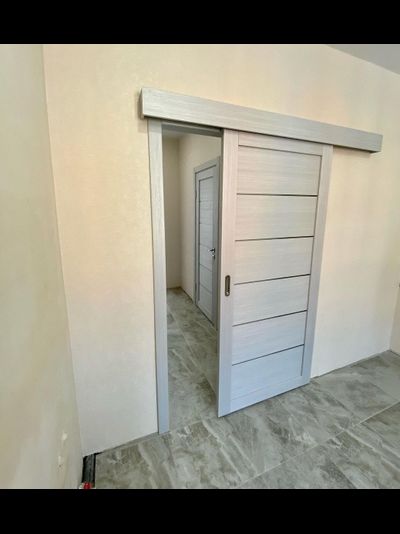 СДВИЖНАЯ ДВЕРЬ (КУПЕ)/ OPTIMA PORTE/ TURIN 506/ ДУБ СЕРЫЙ/ СТЕКЛО СВЕТЛОЕ САТИНАТ