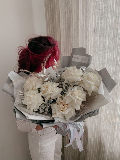 белые розы "снежная королева"