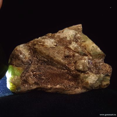 Берилл в слюдите. Россия. 65*53*25мм