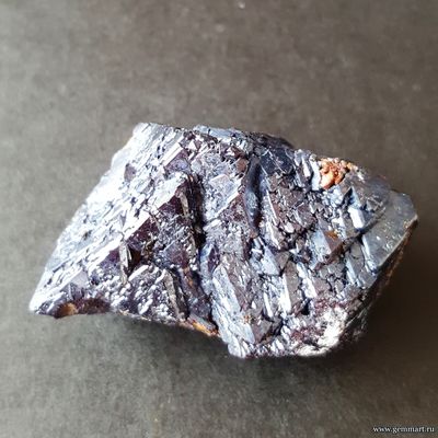 Куприт — кристаллы 45*32*24 мм