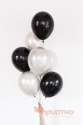 Фонтан из латексных воздушных шаров "Серо-черный"