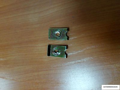 Скоба закладная под саморез (цена за 50 шт) 2048