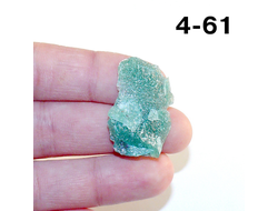 Авантюрин натуральный (необработанный) зеленый №4-61: 3,5г - 29*20*7мм