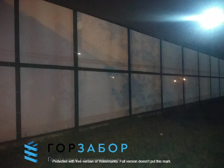 Панельный забор из поликарбоната установить