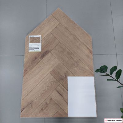 Ламинат Terhurne Herringbone Edition Английская ёлка Дуб Лодж 32 класс толщина 10 мм с фаской 0.714 м2
