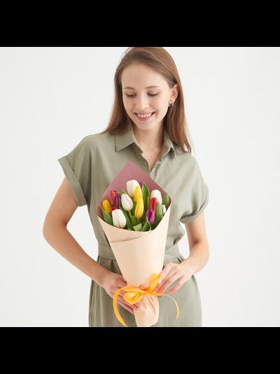 Букет 15 тюльпанов микс