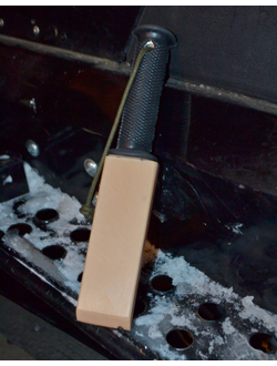 Скребок для удаления наледи