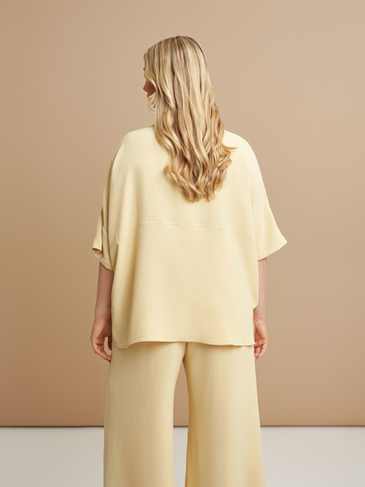 Женская блуза с коротким рукавом