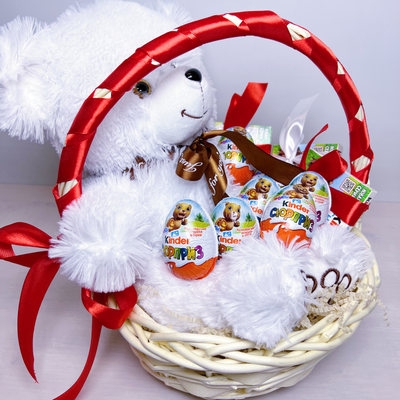 Подарочная корзина Киндер сюрприз и Мишка