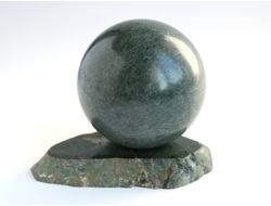 Шар из Жадеита с подставкой (58 мм, 405 г) №4351