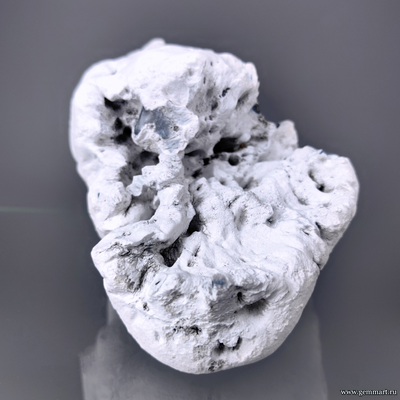 Кахолонг с корочкой кенияита. Южный Урал. Россия. 140*90*100мм