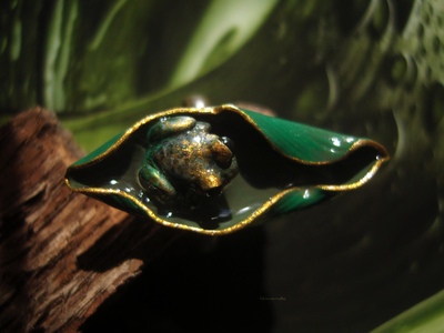 "После дождя", необычное кольцо с тропической лягушкой