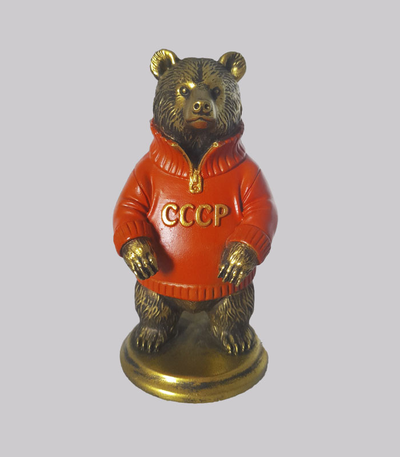 Фигурка медведя в свитере СССР