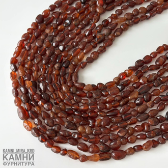 Гранат гессонит галтовка 5-11 мм, цена за нить 19 см
