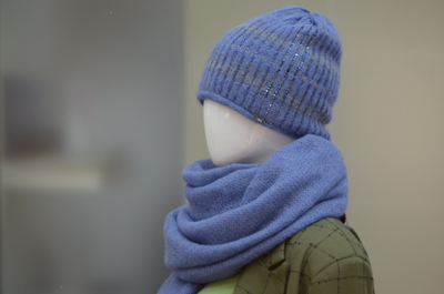 Шапка и шарф фиолетового цвета Италия Вицио фото