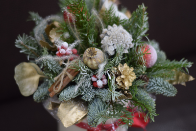 Новогодняя композиция в шляпной коробке