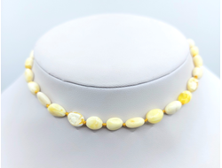 Детские бусы из натурального, редкого, белого янтаря через узелок, Арт 70