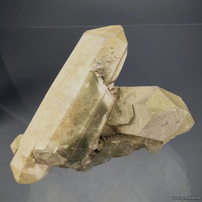 Горный хрусталь с включениями хлорита. Северная Осетия. 58*50*45мм.