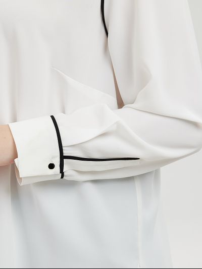 Блуза для офиса и с черным кантом