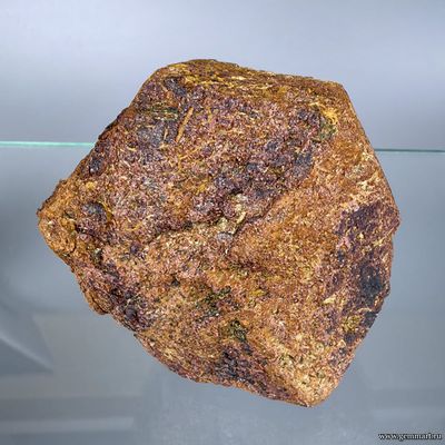 Альмандин (разн. гранат). Россия. 85*60*65г