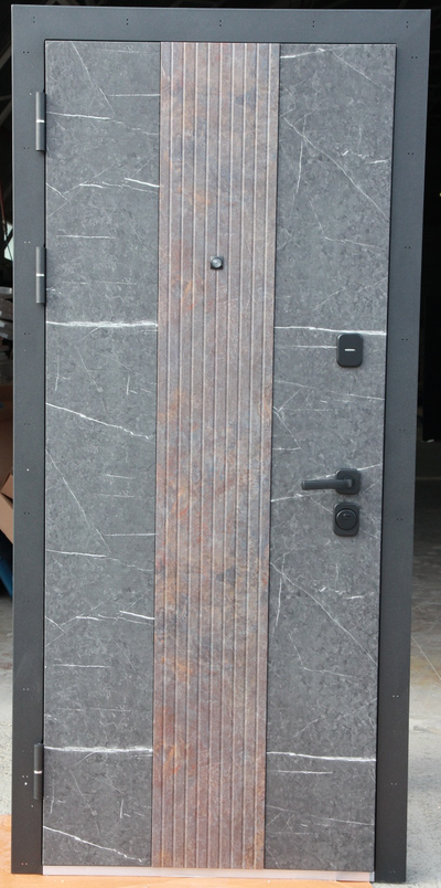 I-DOORS (РОССИЯ). 2МДФ/ СТОУН РЕЙКИ/ СТАЛЬ 1,5 мм. ТРЕХКОНТУРНАЯ/ ТОРОС ЧЕРНЫЙ-ГРАНДЖ-ЭМАЛИТ БЕЛЫЙ/ ПОВЫШЕННАЯ ВЗЛОМОСТОЙКОСТЬ