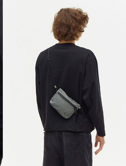 Anteater Sacoche Bag Серая на парне