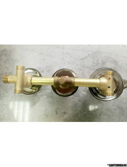 Смеситель для душевой кабины тройной на 3 4 положения, межцентровое расстояние 20 см (10+10) ручки металл