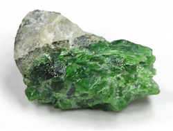 Хромдиопсид, необработанный "дикий" образец, Россия, Якутия (26*15*12 мм, 6,6 г) №28335