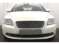 Защита радиатора Volvo S40 II (рестайлинг) 2007-2012 3D black верх (устанавливается вместо штатной)