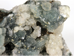 Халцедон зеленый, кварц, стильбит, Индия (92*64*40 мм, 182 г) №28813