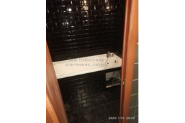 Укладка плитки в ванной комнате: создание экрана под ванную, облицовка стен черным кабанчиком, укладка керамогранита 40*40 см на пол