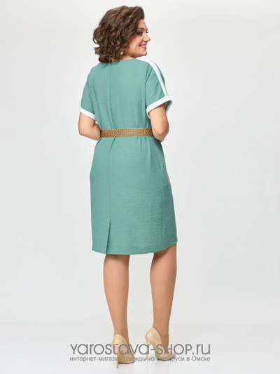 Платье прямого силуэта бирюзового оттенка на пуговицах