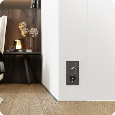 Микроплинтус Русский профиль 18мм 2,4м анод. Черный матовый