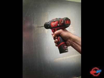 Аккумуляторная дрель-шуруповерт Milwaukee M12 BDD-202C 4933441915